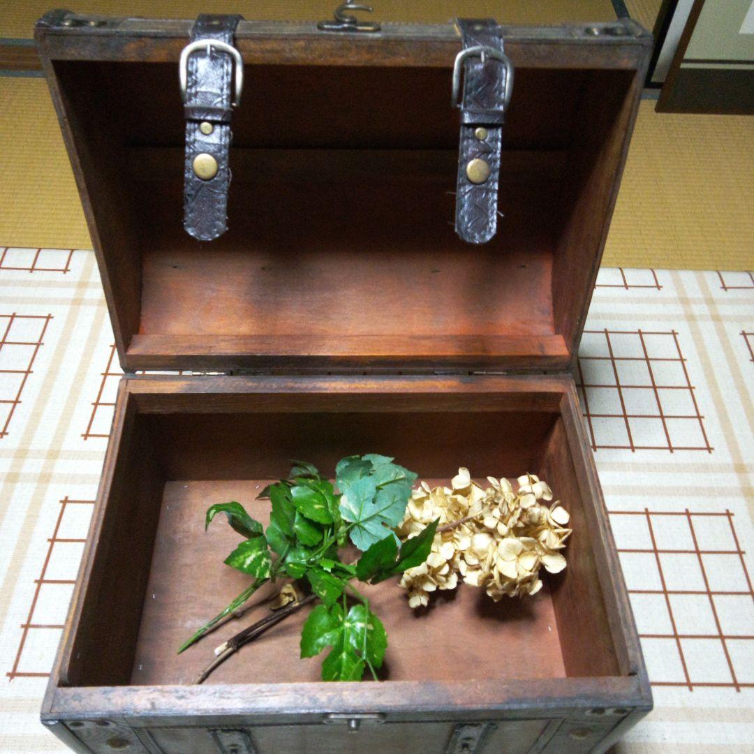 昭和レトロ　大型トランク型　お値下げ中！　収納木箱　花絵柄　インテリア
