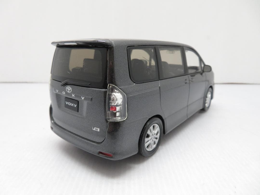 トヨタ VOXY ヴォクシー カラーサンプル ミニカー グレーメタリック 非売品