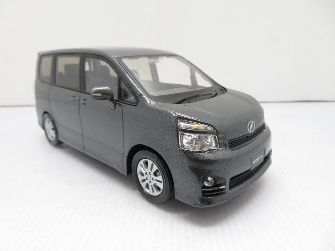 トヨタ VOXY ヴォクシー カラーサンプル ミニカー グレーメタリック 非売品