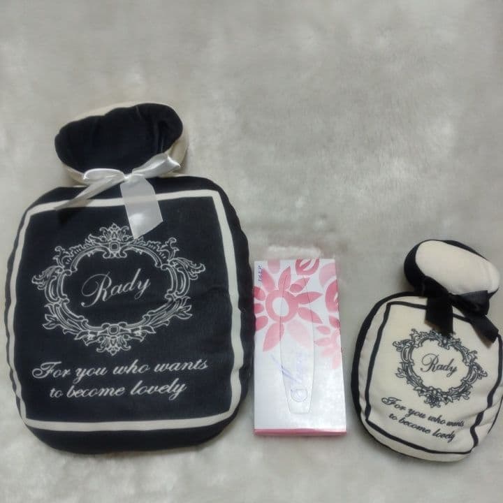 Rady♡【希少】パフュームもちもちクッション♡大2個小2個 計4個セット