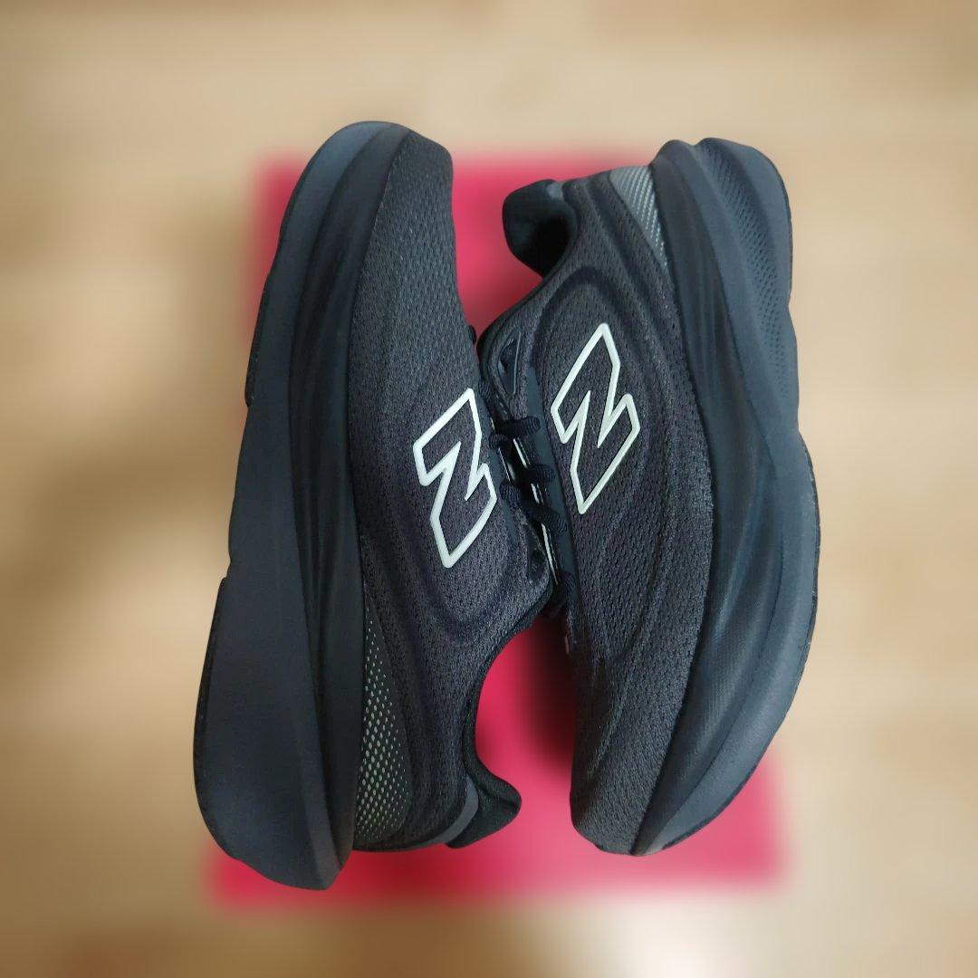 美品New Balance 1080 v15 ブラック メンズ25.5cm2E