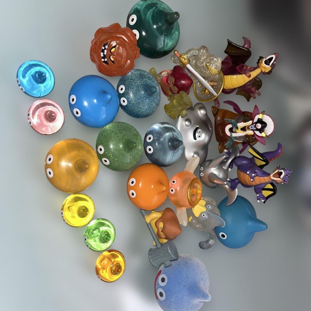 ドラゴンクエスト メタルスライム缶　＋　フィギュア25体