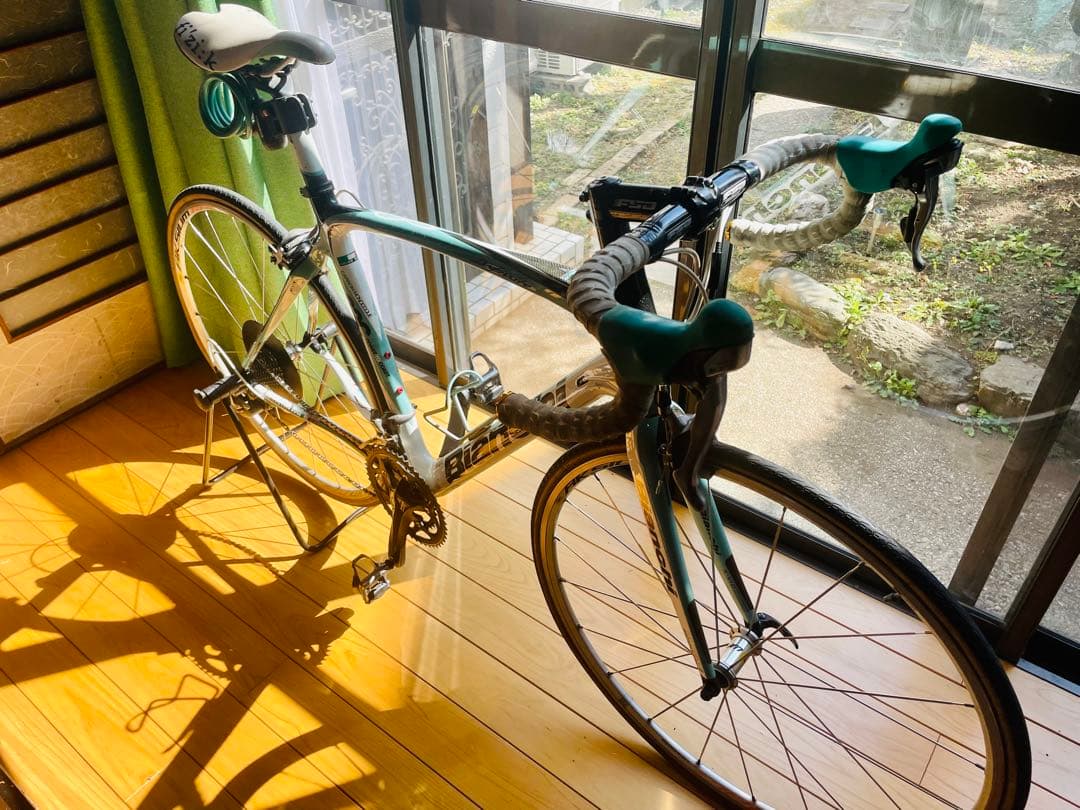 Bianchi Infinito Shimano 105 カーボン ロードバイク