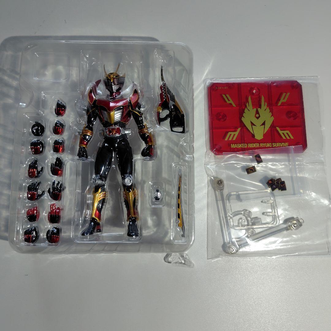 n*5様 S.H.フィギュアーツ　仮面ライダー龍騎サバイブ