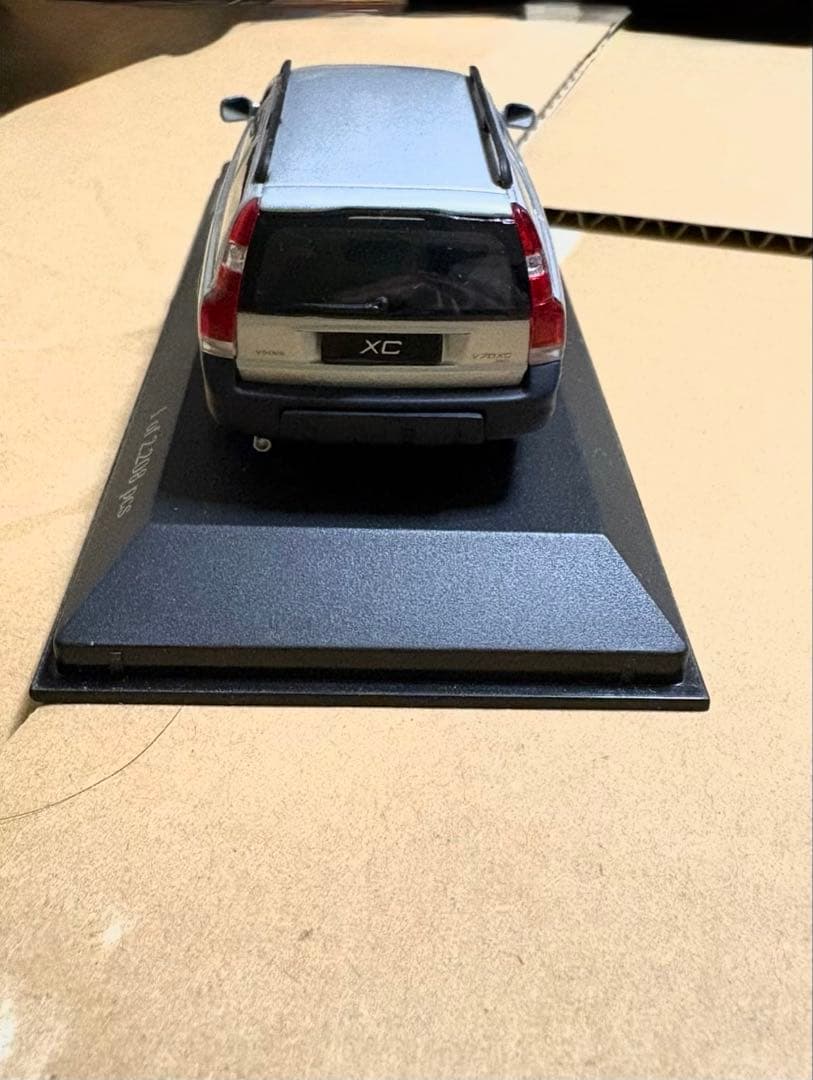 Volvo V70 XC ミニカー ディーラー限定版 1/43
