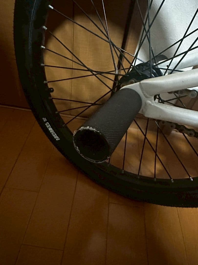 アーレスバイク AERIS BMX ホワイト(直接受け取りに来られる方限定)