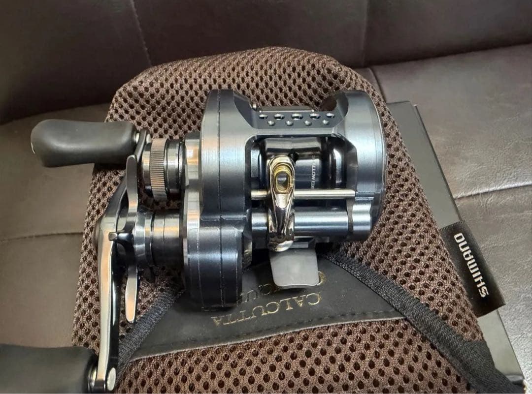 シマノ 24 カルカッタコンクエスト シャローエディション 30HG 極美品