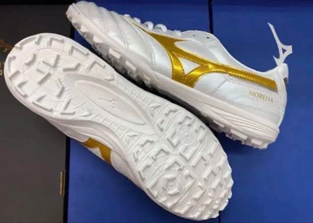 MIZUNOモレリアTF ホワイト×ゴールド　限定品　26.0cm