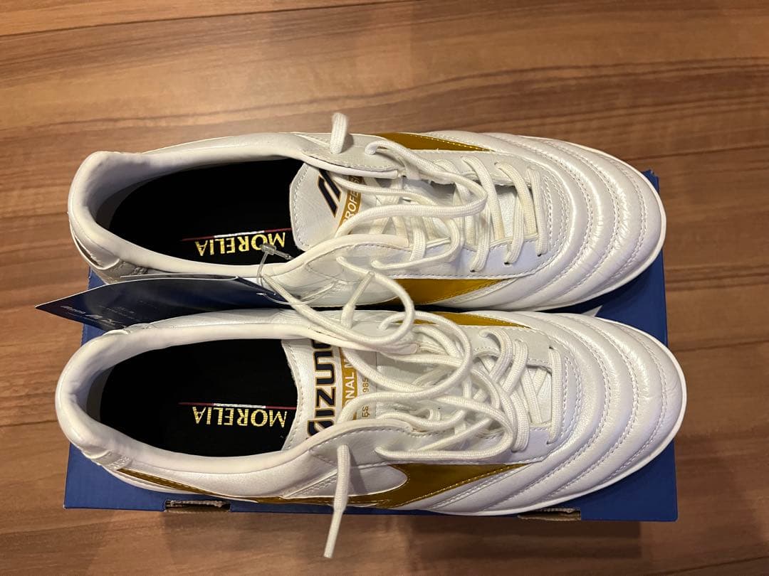 MIZUNOモレリアTF ホワイト×ゴールド　限定品　26.0cm