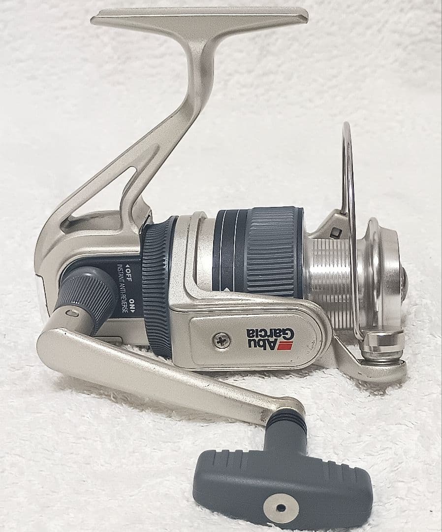 ABU GARCIA CD-3000 S4 センタードラグリールなんと新品