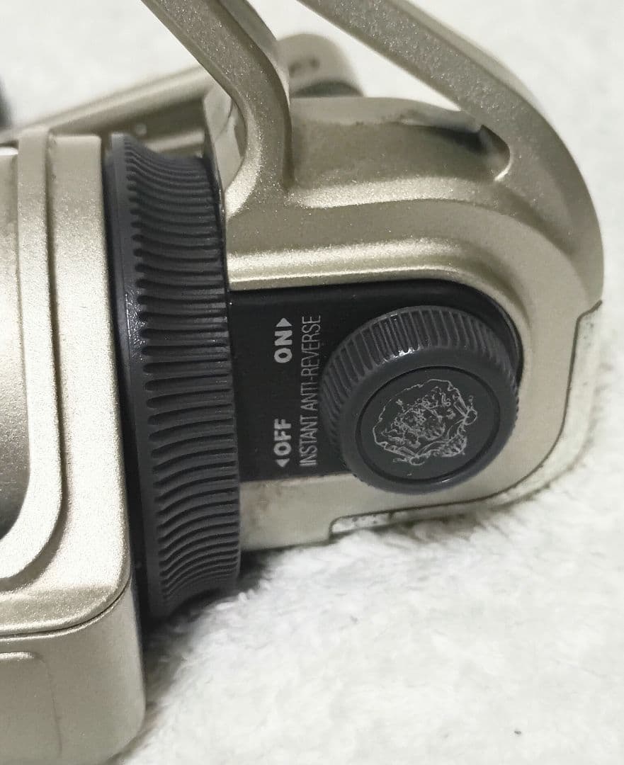 ABU GARCIA CD-3000 S4 センタードラグリールなんと新品