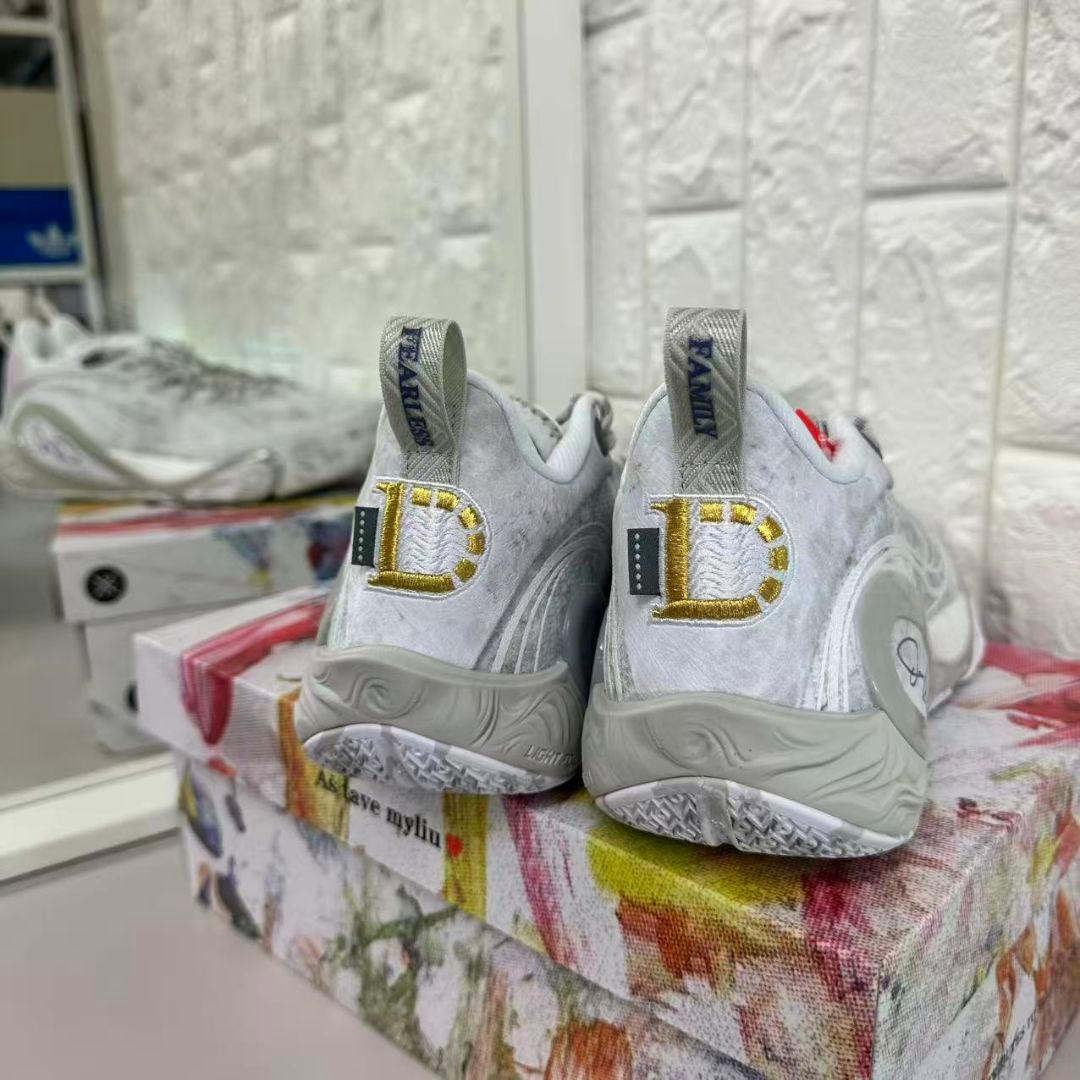 LI−NING Wade Dlo 1 月ノ岩 リーニンウェイド US9.5
