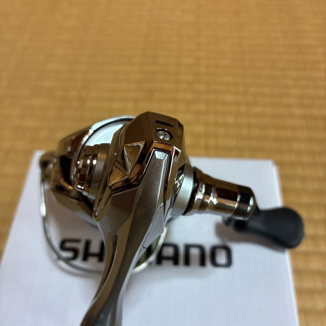 美品 シマノ ナスキー NASCI C2000SHG スピニングリール アジング