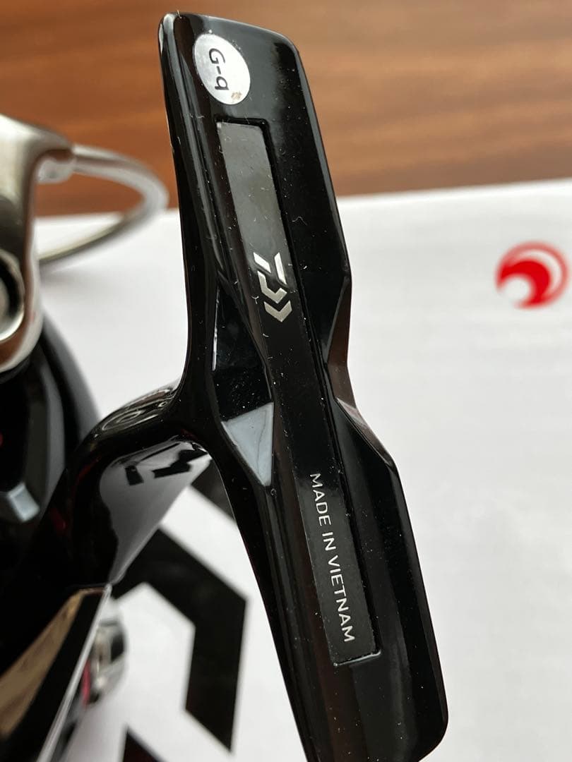 美品DAIWA スピニングリール 18月下美人MXLT 2000Sアジング海釣り