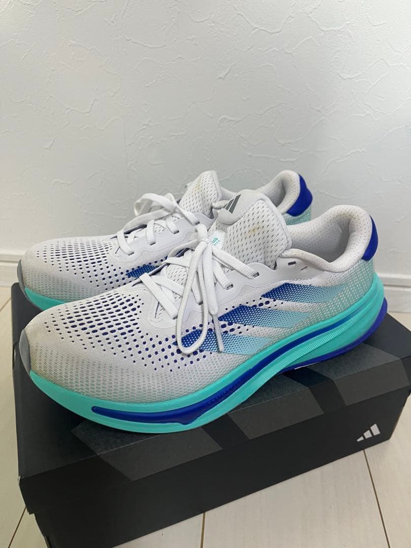 adidas スーパーノヴァ ライズ ランニングシューズ　26.5