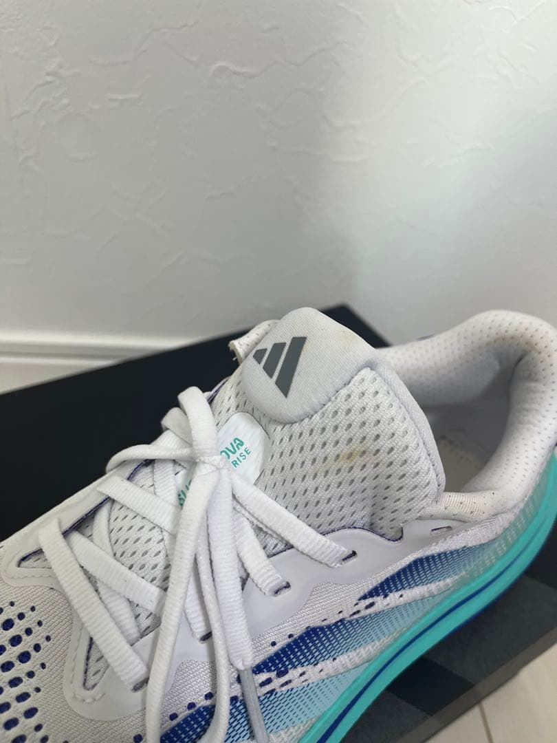 adidas スーパーノヴァ ライズ ランニングシューズ　26.5