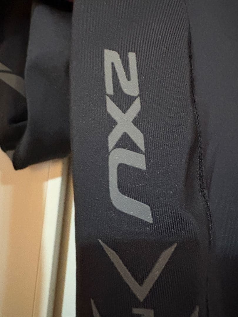 2XU ライトスピード・ミッドライズ・コンプレッションタイツ