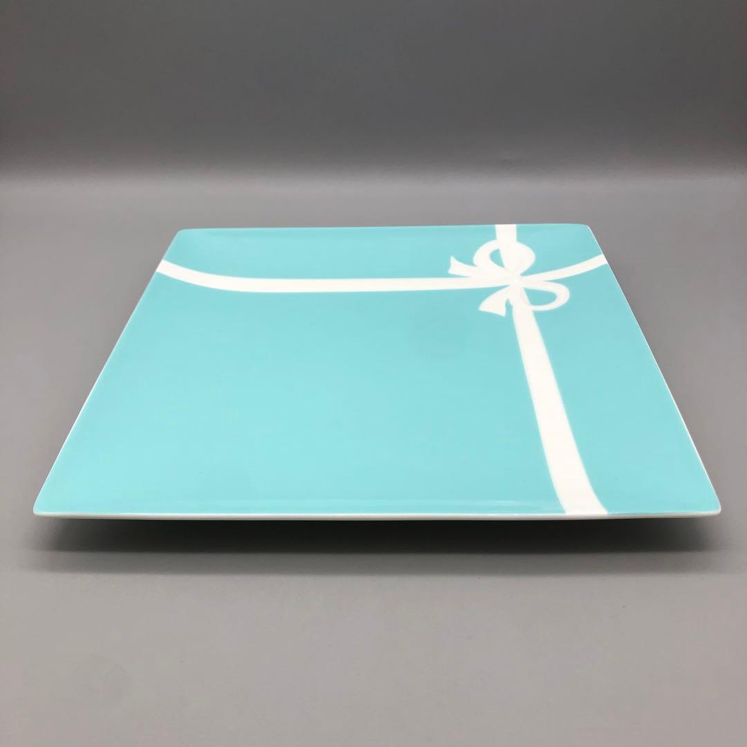 新品未使用箱入りティファニーブルーボックススクエアリボンプレート皿24cm
