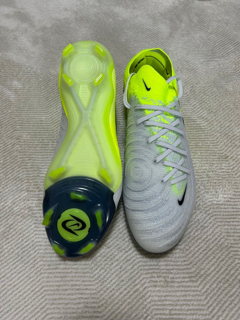 Nike ファントムGX2 サッカーシューズ グレー/イエロー