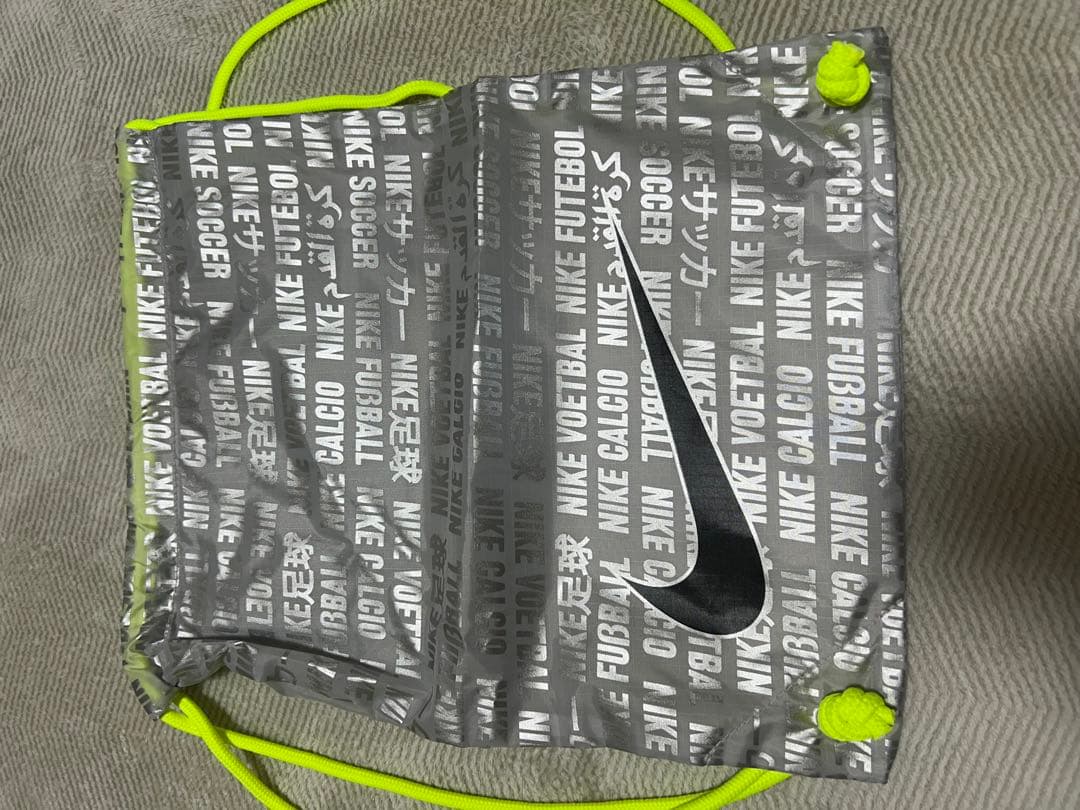Nike ファントムGX2 サッカーシューズ グレー/イエロー