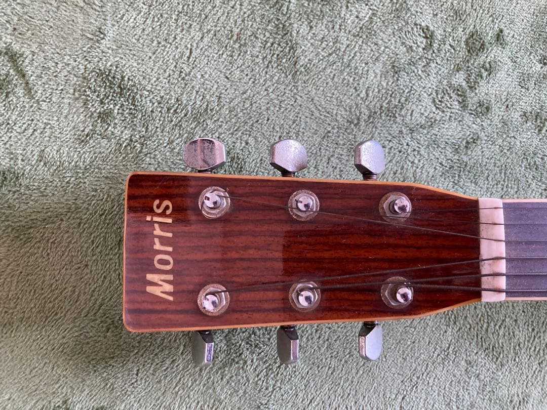 Morris W-30 アコースティックギター1970年代ビンテージ。素敵です♪