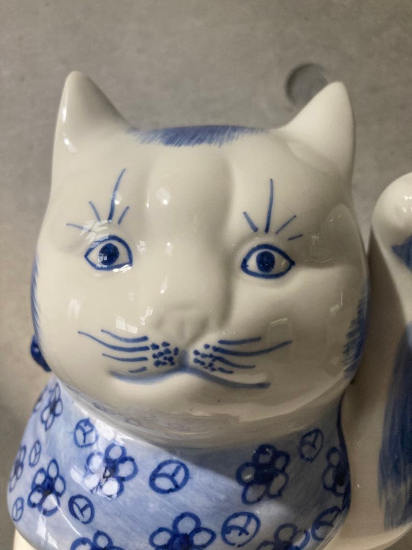 招き猫 陶器製 九谷焼　猫置物　青磁
