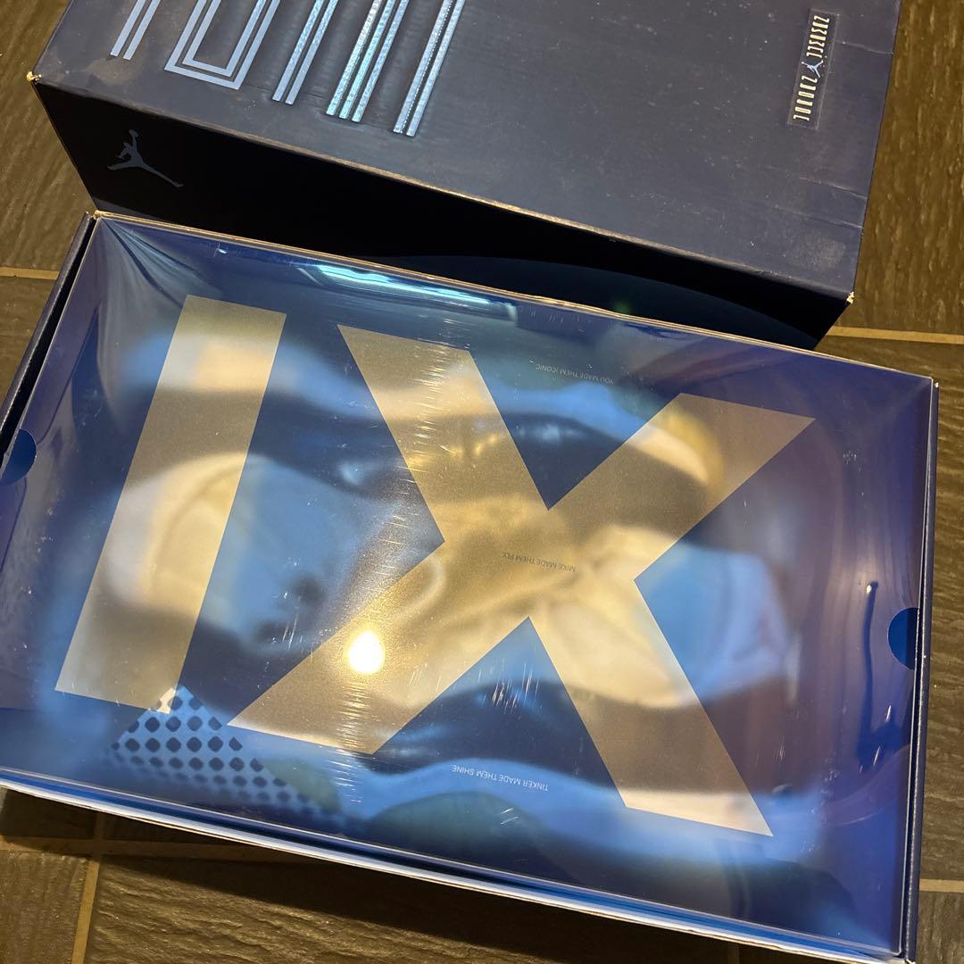 Air Jordan 11 ネイビー/ホワイト