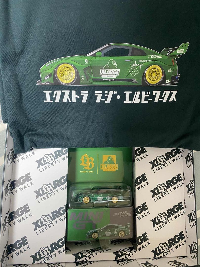MINI GT LBWK Xlarge Nissan GT-R R35 Tシャツ