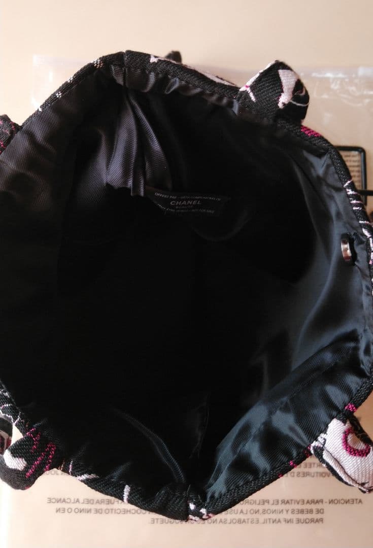 CHANELノベルティ♡グラフィティトートバック
