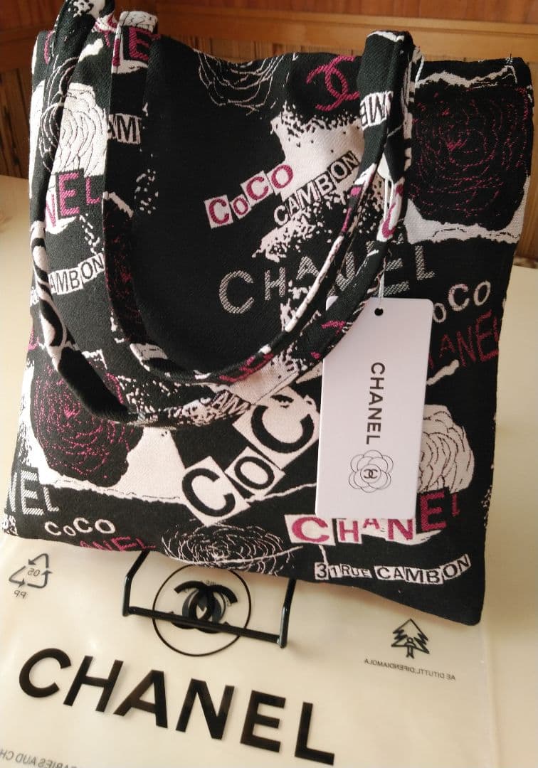 CHANELノベルティ♡グラフィティトートバック