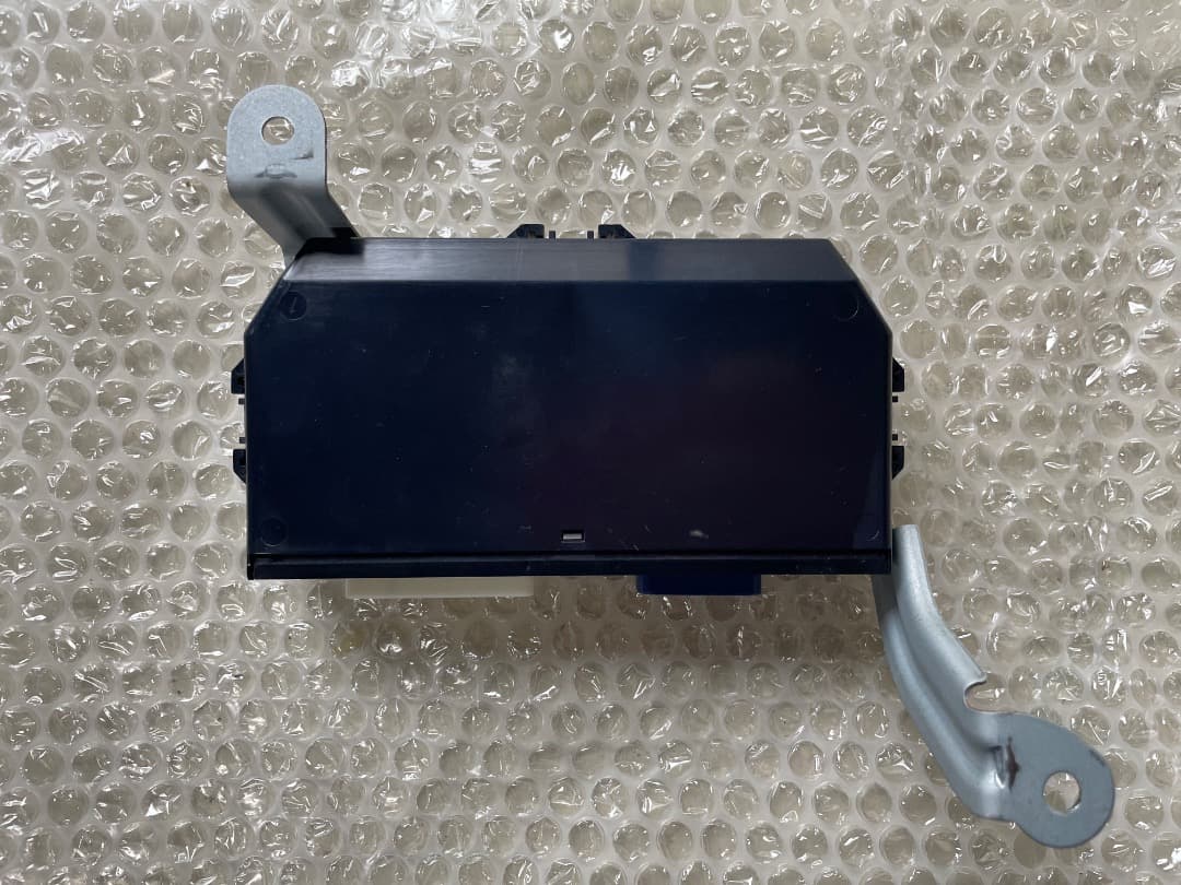 アルファード ANH10W　ドアコントロールリレー　左スライドドア用