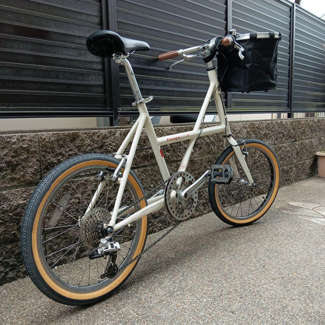 Escape Mini 3 ホワイト 小径自転車 前カゴ付き