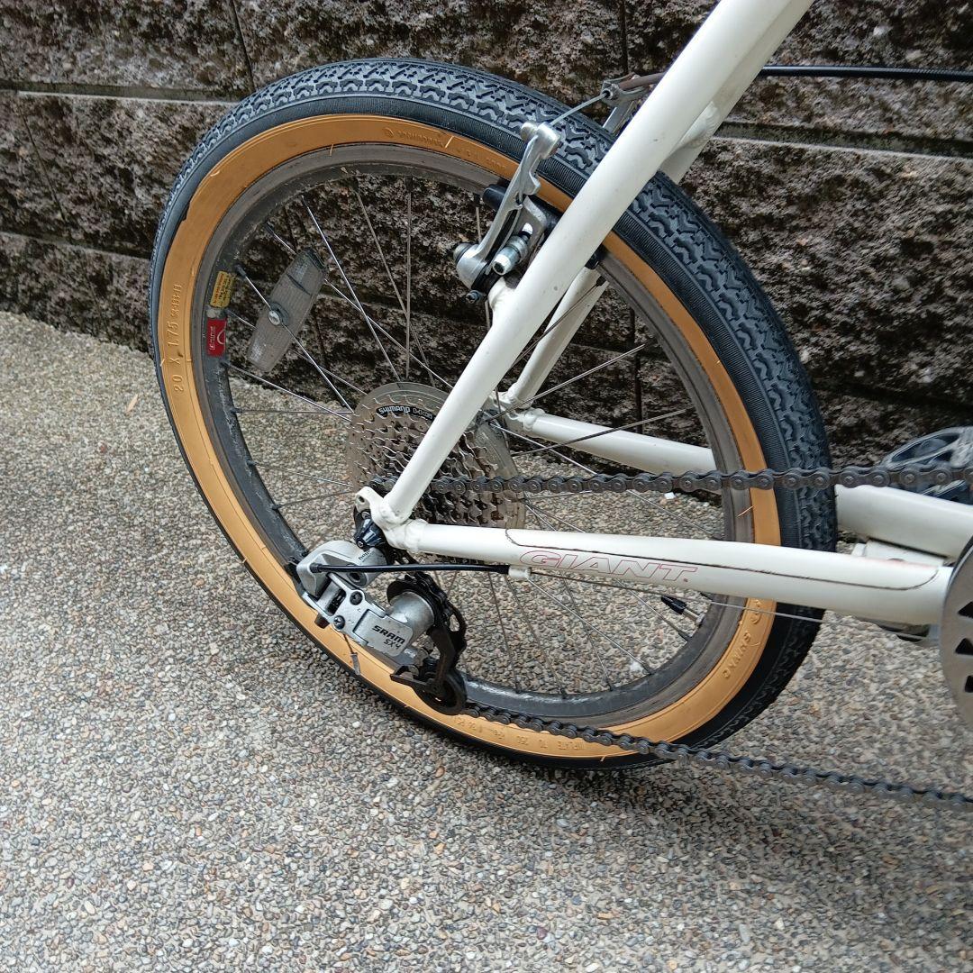 Escape Mini 3 ホワイト 小径自転車 前カゴ付き