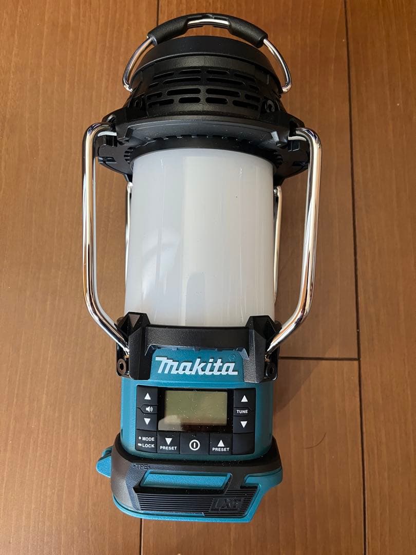 M*n様 美品　箱無しMakita マキタ MR054 充電式付ラジオランタン