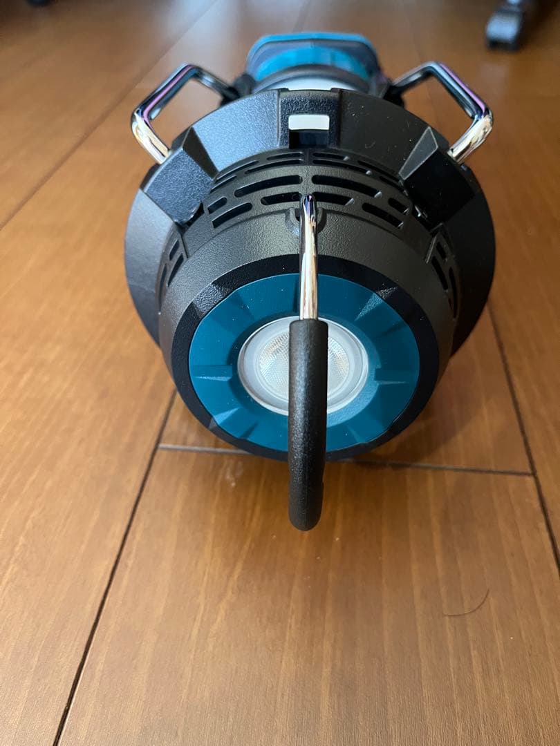 M*n様 美品　箱無しMakita マキタ MR054 充電式付ラジオランタン