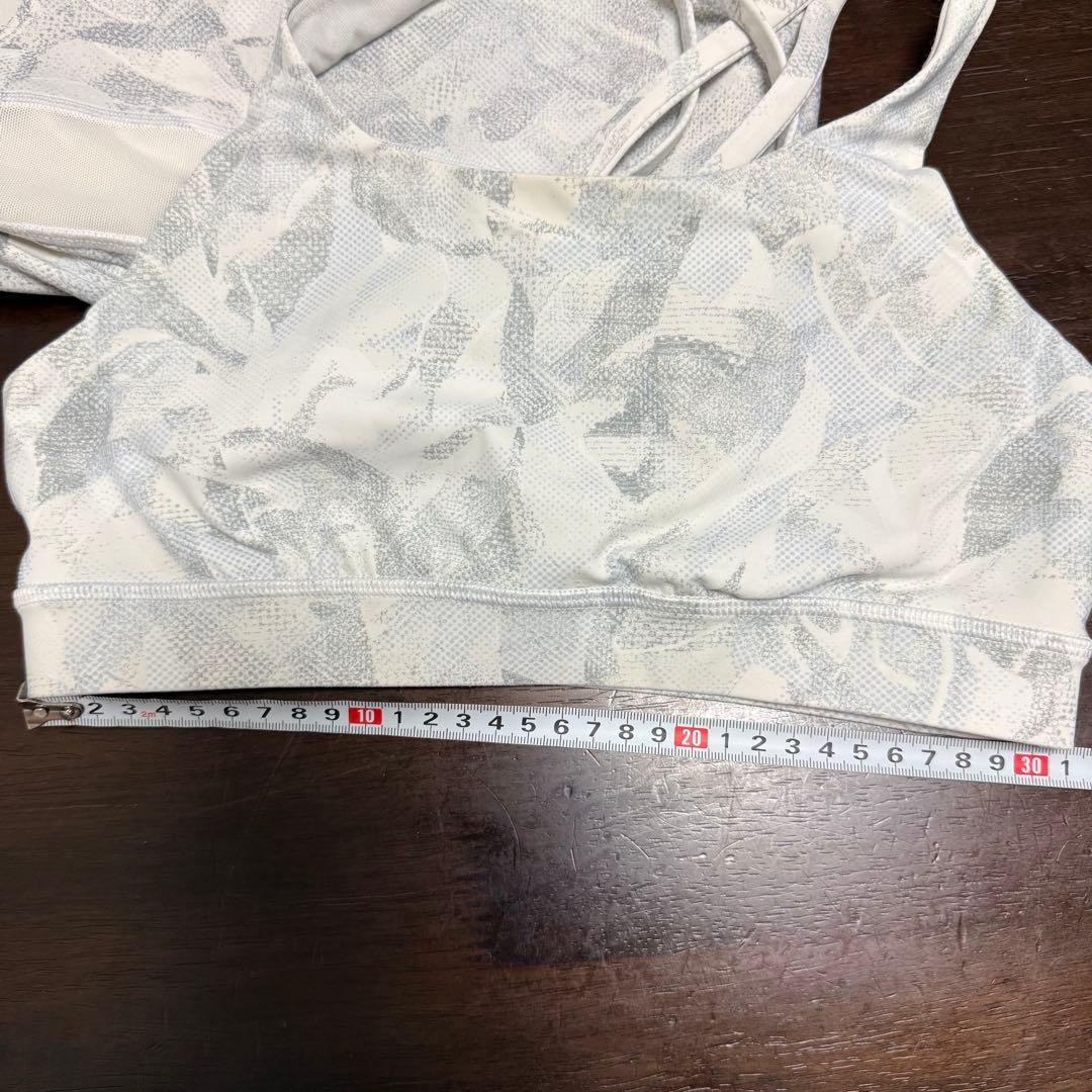 # Lululemon ルルレモン　ヨガウェアセット クロスストラップ　上下