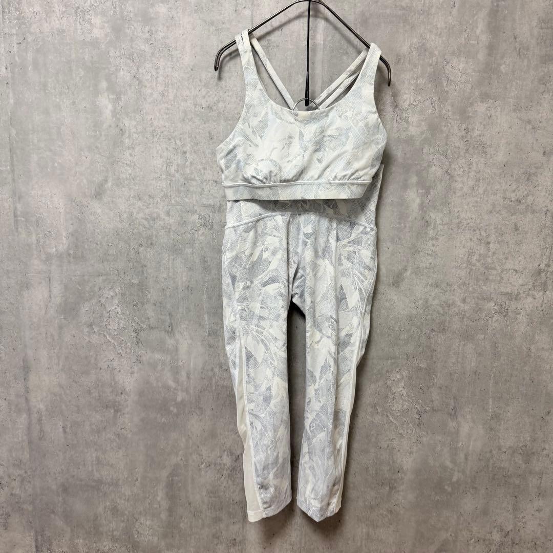 # Lululemon ルルレモン　ヨガウェアセット クロスストラップ　上下