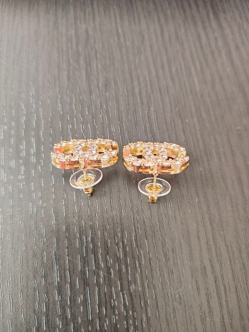 CHANELロゴ クリスタルピアス