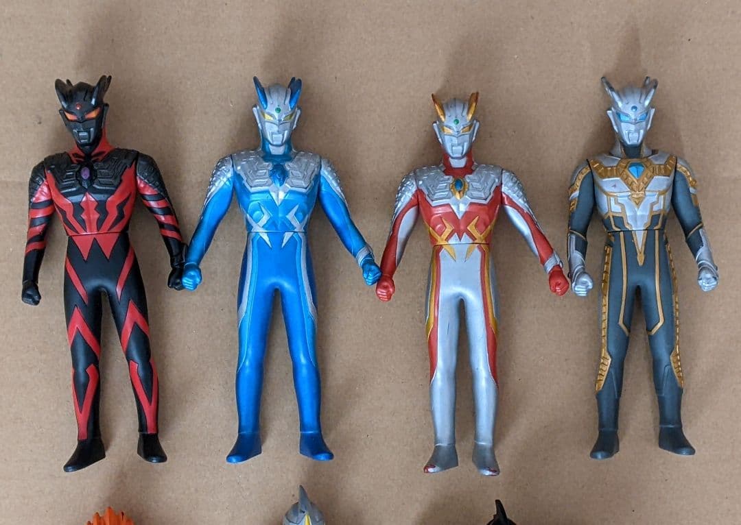 ウルトラマンソフビ　ゼロダークネス等