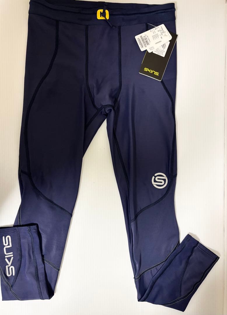 SKINS トップス タイツ XL 上下セット SERIES-3
