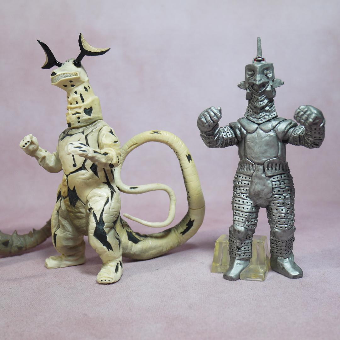 アルティメットモンスターズ　ソリッド　ウルトラマン　怪獣　6体