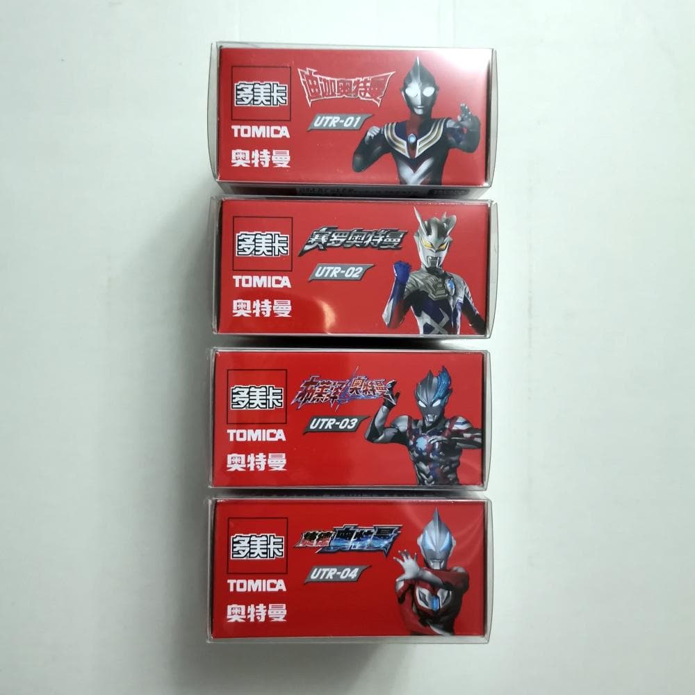 ウルトラマントミカ ４種(UTR-01~04)　箱が大きいタイプ　E18