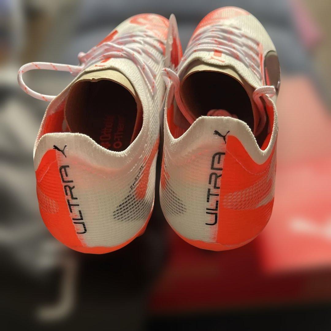 新品タグ付きPuma ウルトラ5アルティメットH G /AG ￼サッカースパイク