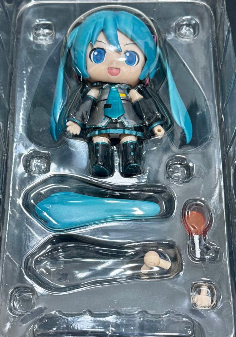 ガンダムと初音ミク？コラボ　ミクダヨー +ネオジオング＝ミクダヨングとおまけ付き