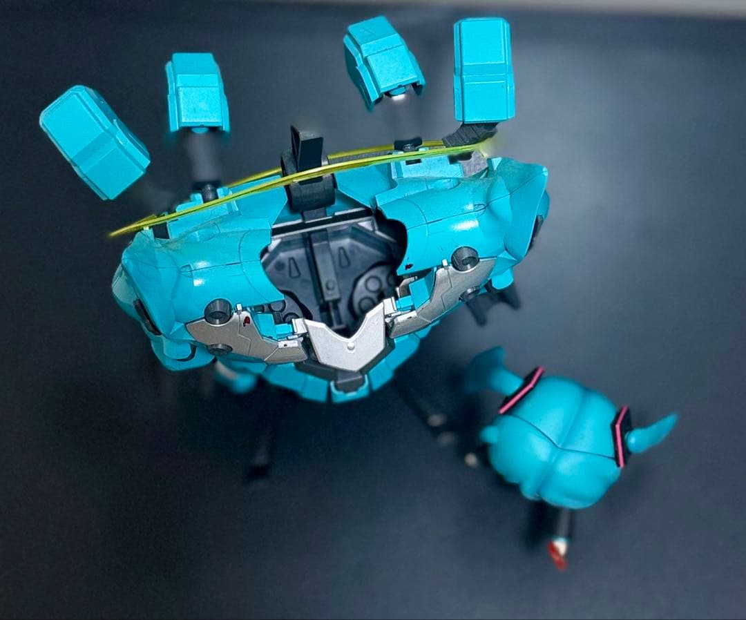 ガンダムと初音ミク？コラボ　ミクダヨー +ネオジオング＝ミクダヨングとおまけ付き