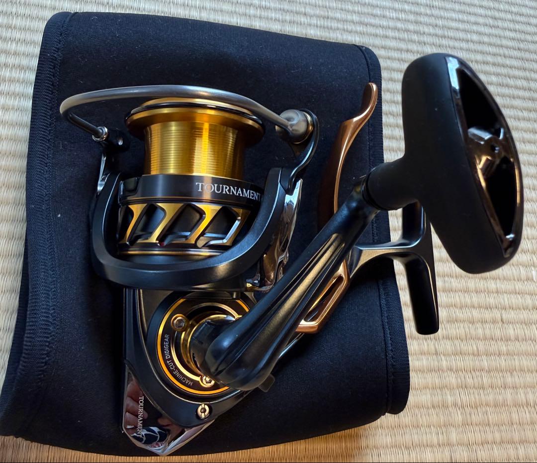 ダイワ 18トーナメントISO 2500SH-LBD 極上品