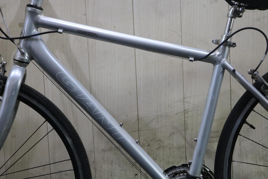 GIANT ESCAPE R3 700C アルミ 24速 465mmクロスバイク