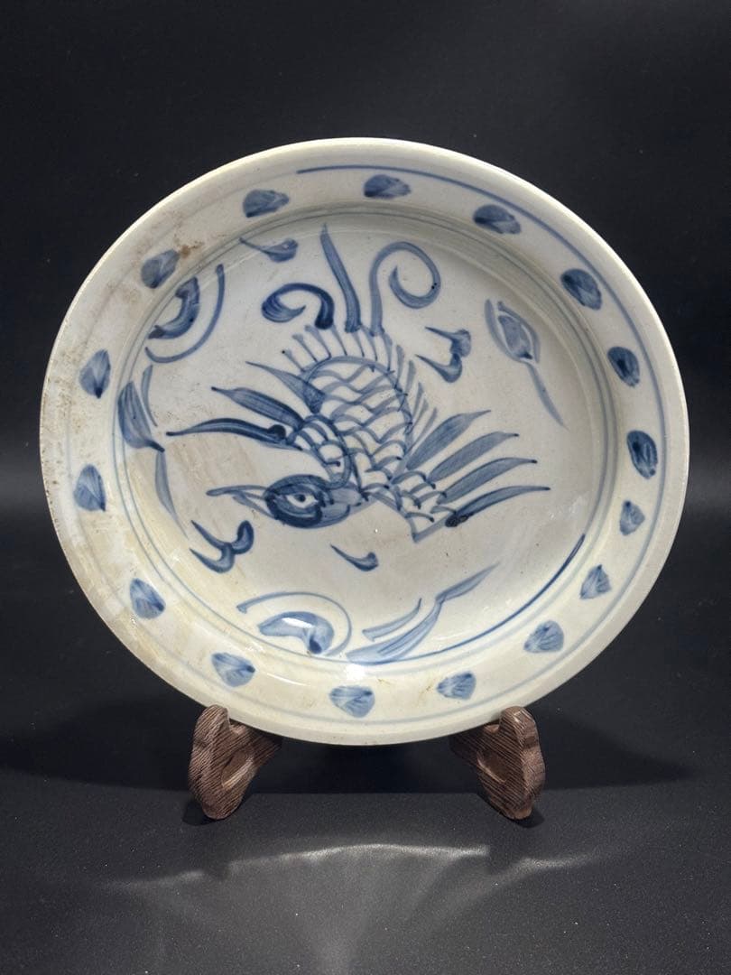 中国　　明清時代 青花 魚の絵柄の陶器皿
