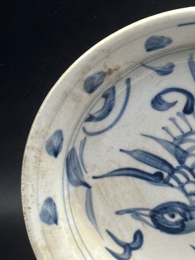 中国　　明清時代 青花 魚の絵柄の陶器皿