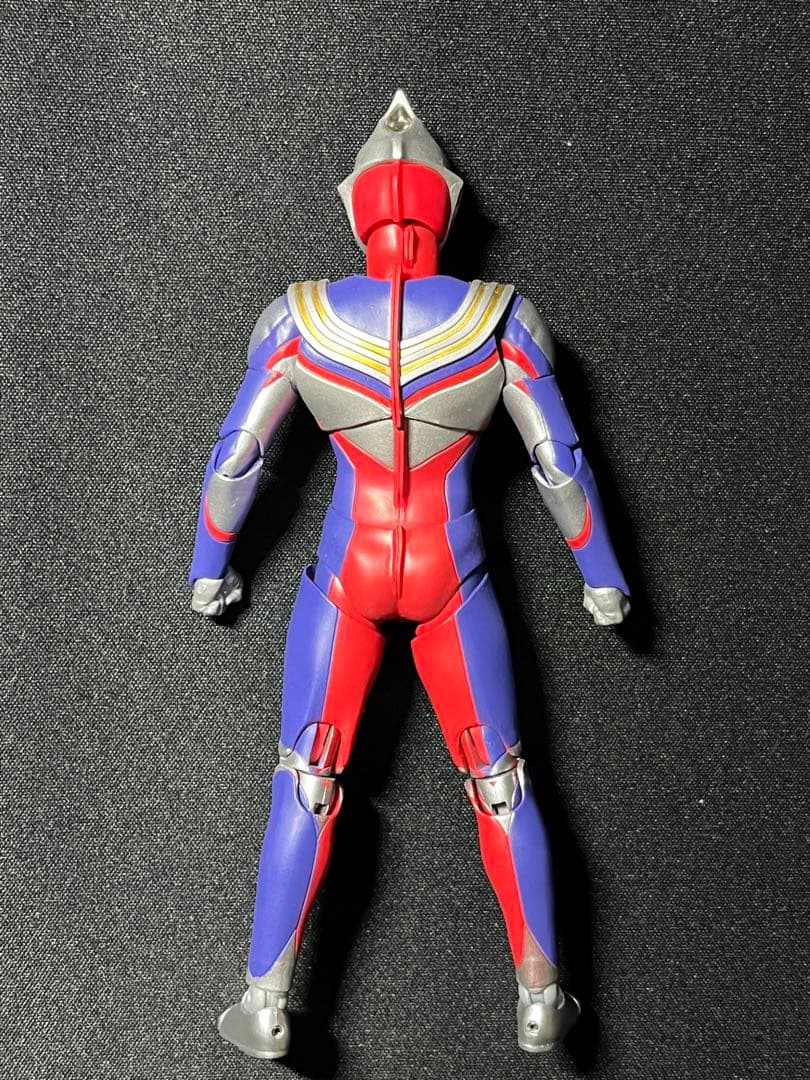 【訳あり】S.H.フィギュアーツ 真骨彫 ウルトラマンティガ